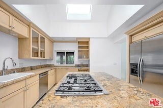 Building Photo - 4250 Vía Dolce