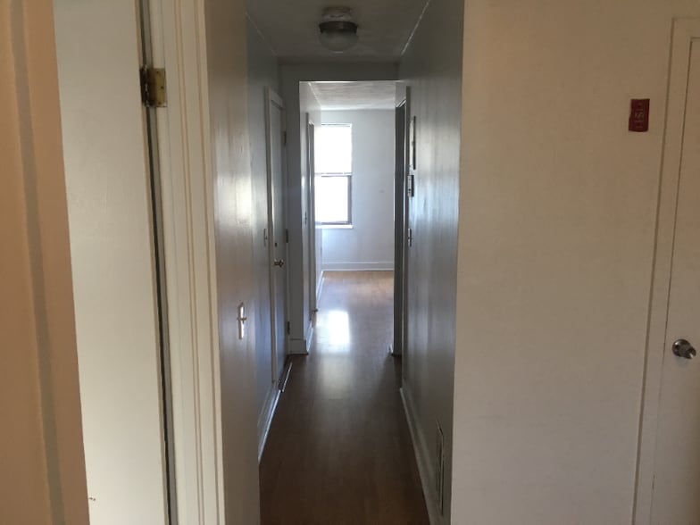 Building Photo - 283 W 3rd St