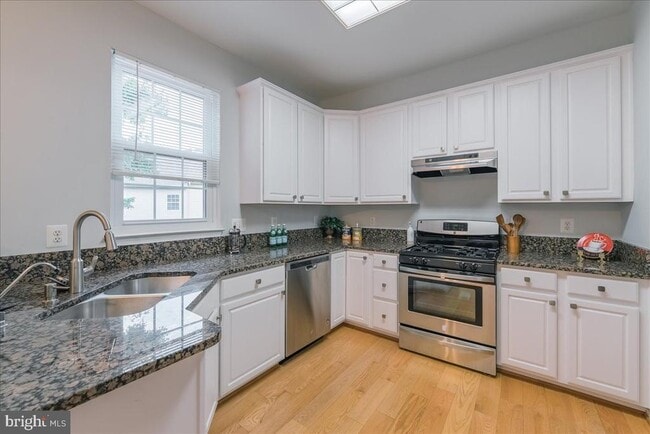 Building Photo - 11425 Abner Ave