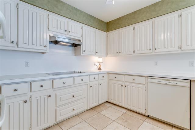 Building Photo - 208 Simmons Dr