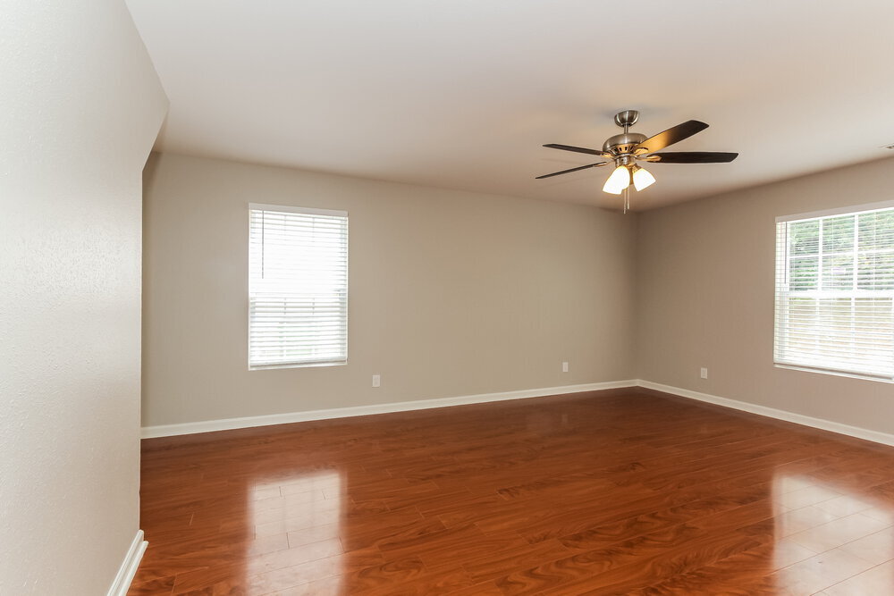 Building Photo - 7221 Fox Point Dr