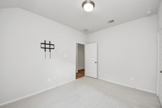 Building Photo - 25931 Dawning Torch Trce