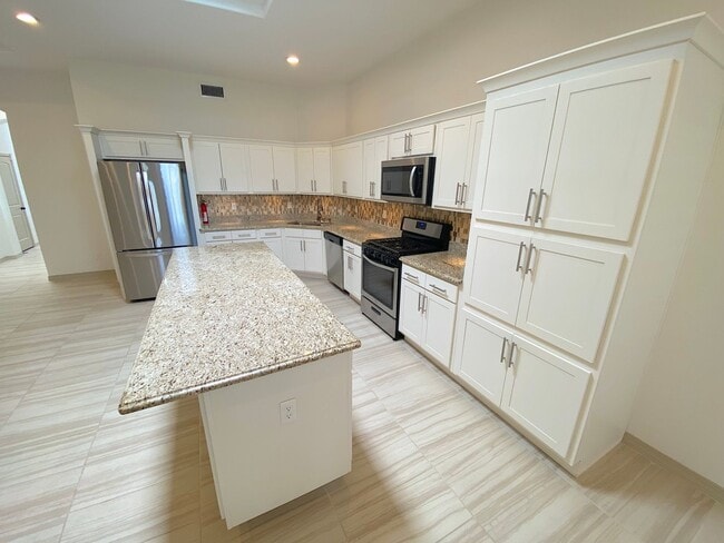 Building Photo - East El Paso 4bed/3bath Refrig A/C