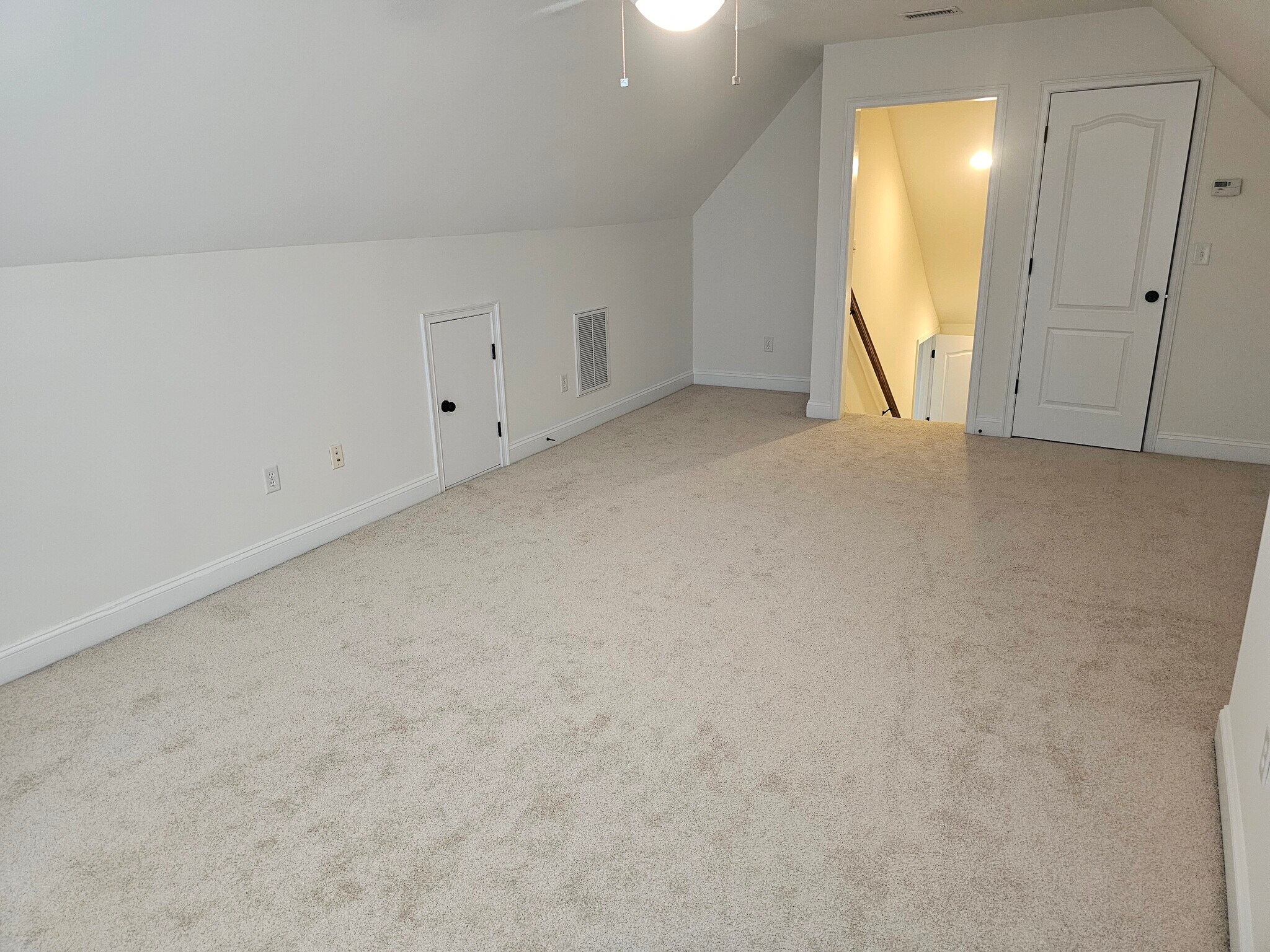 Building Photo - 212 Medford Dr
