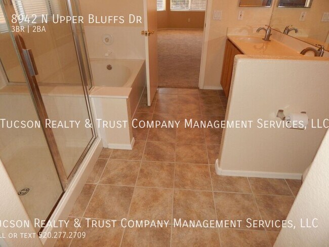 Building Photo - 8942 N Upper Bluffs Dr