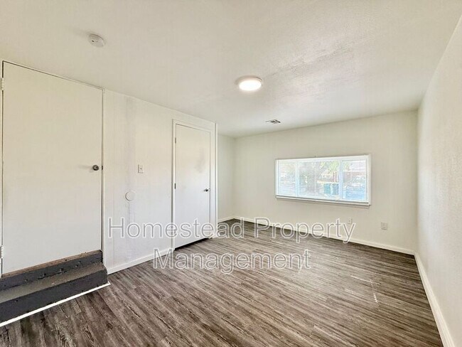 Building Photo - 433 NW 84th St