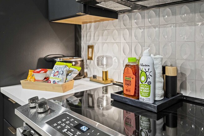 Building Photo - 245 Hermitage Ave