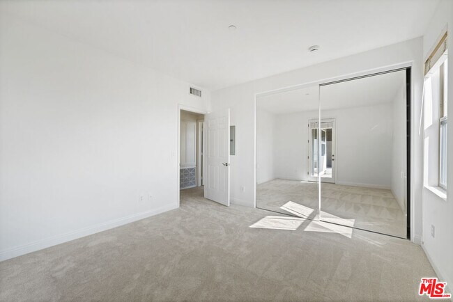Building Photo - 1820 Benecia Ave