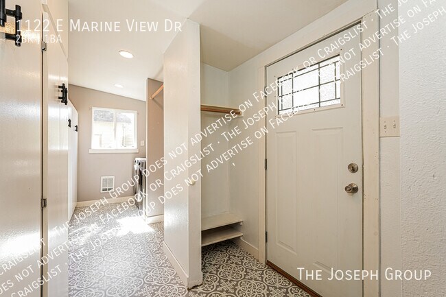 Building Photo - 1122 E Marine View Dr