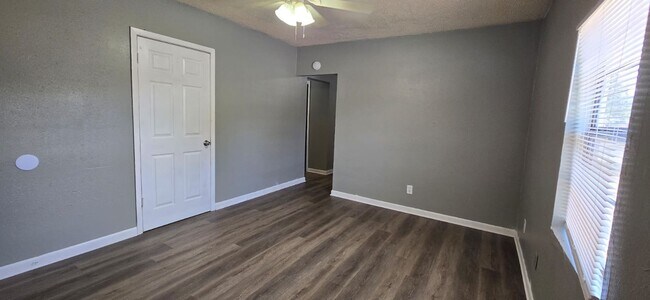 Building Photo - 829 Texas Ave