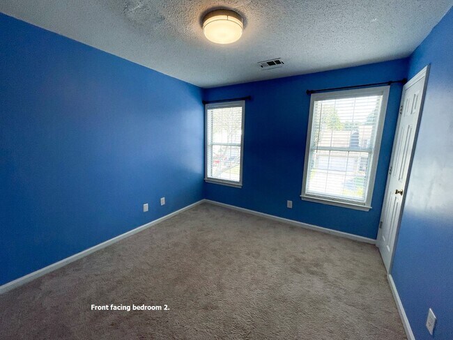 Building Photo - Beautiful fenced in Corner Lot!