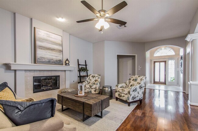 Building Photo - 1230 Sienna Hill Dr