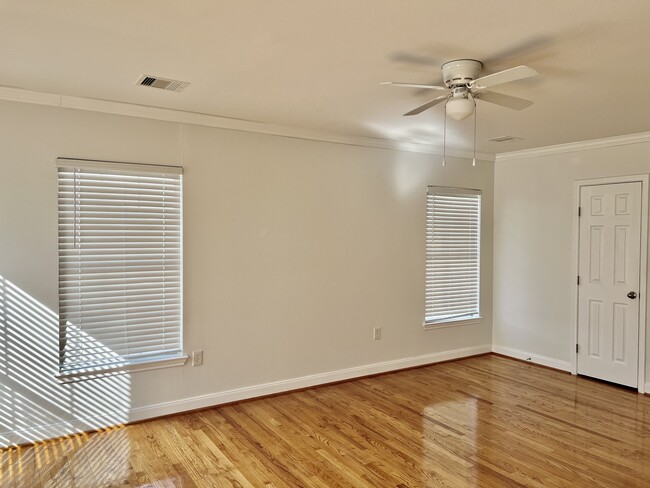 Building Photo - 4390 Harvest Ln