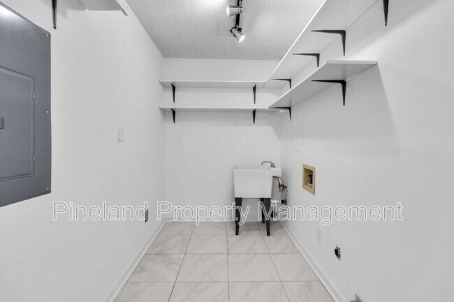 Building Photo - 5969 Tamworth Ct