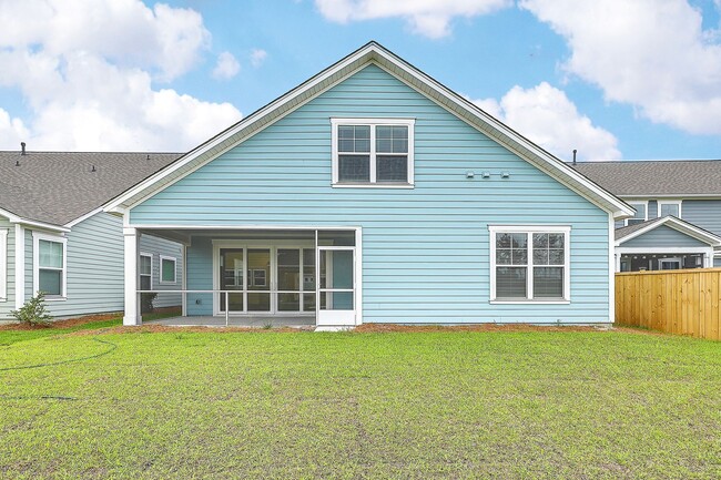 Building Photo - Cane Bay home available!