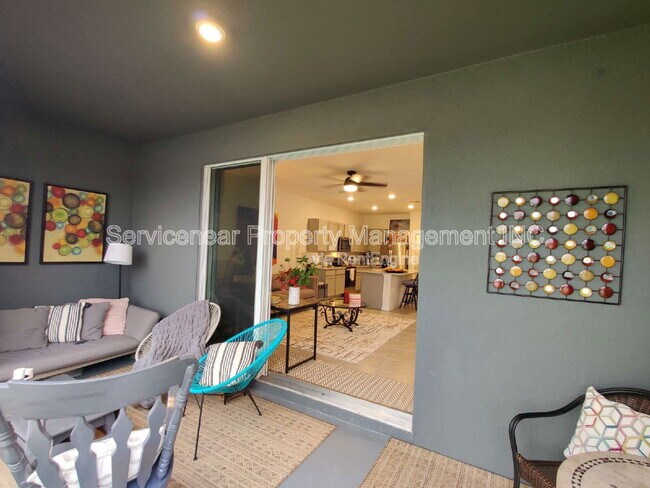 Building Photo - 32988 Major Oak Dr