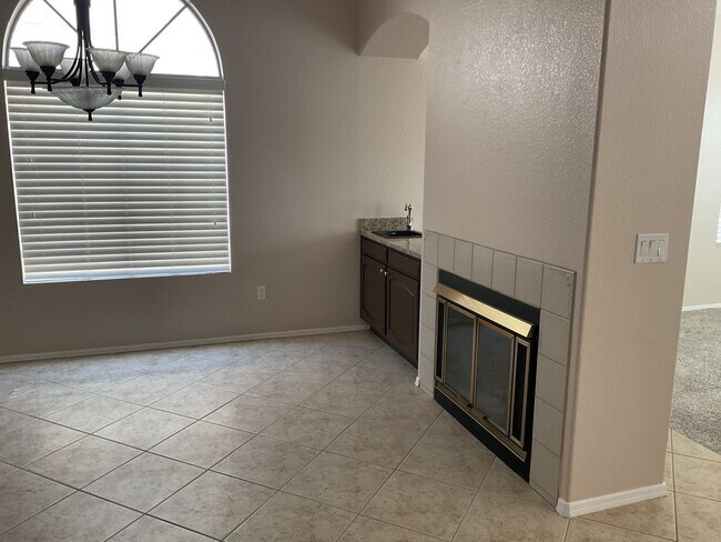 Building Photo - 4106 E Ashurst Dr