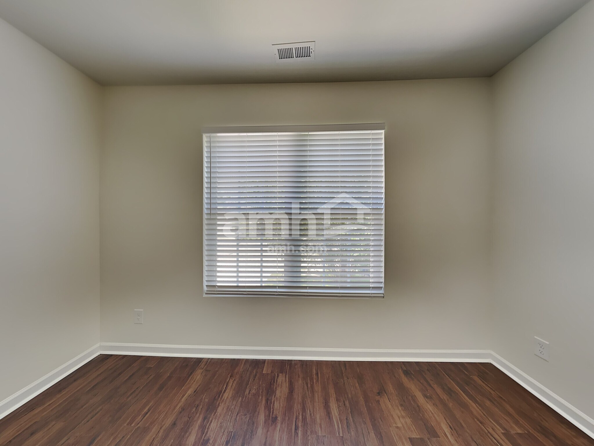 Building Photo - 132 Drewsbury Dr