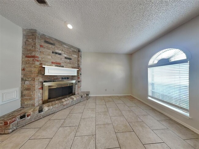 Building Photo - 16726 Britford