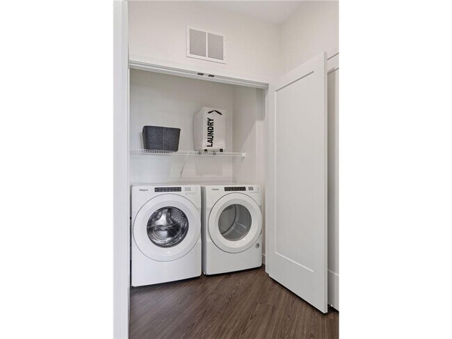 Building Photo - 12610 Ridgedale Dr