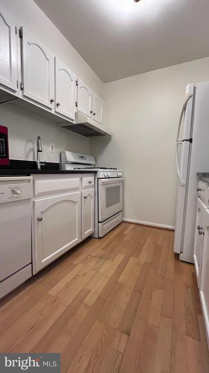 Building Photo - 5904 Cove Landing Rd