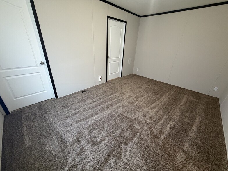Building Photo - 38030 Pardo Dr