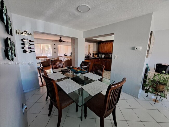 Building Photo - 5010 NW 51st Ct