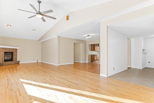 Building Photo - 701-35 Wisconsin Ave