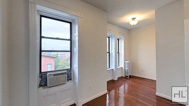 Building Photo - Spacious Clinton Hill 2-Bed 1-Bath / Great...