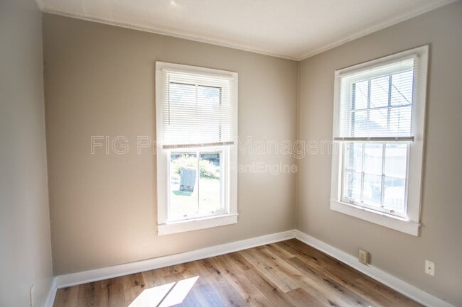 Building Photo - 4645 Anderson Pl