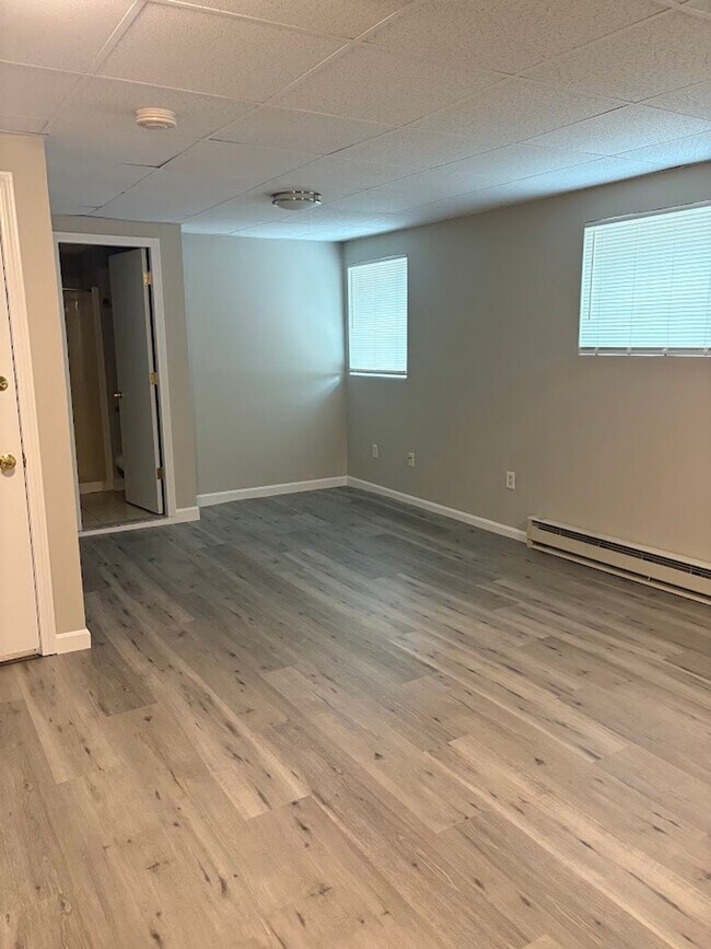 Building Photo - 566 Beach