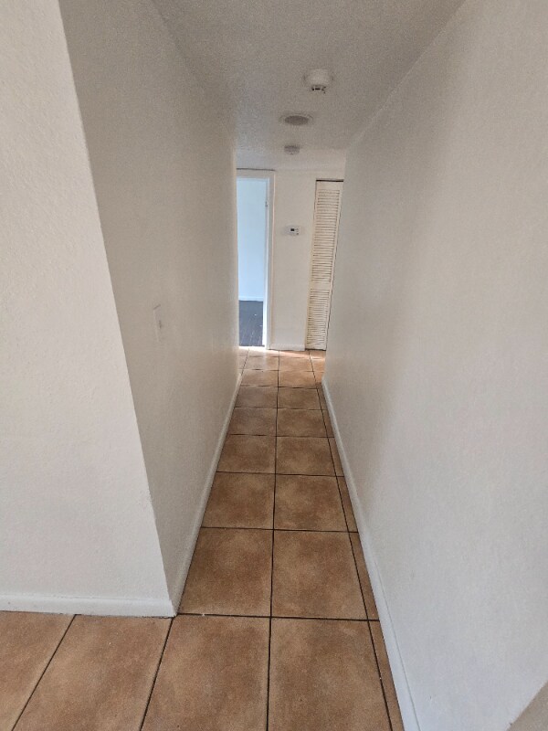 Building Photo - 2719 NW 39th Terrace