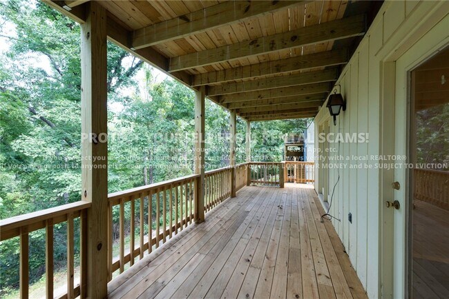 Building Photo - 27 Estes Dr