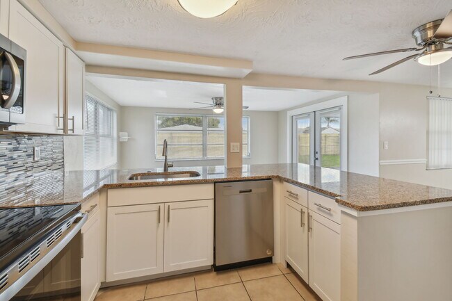 Building Photo - 3525 Umber Rd