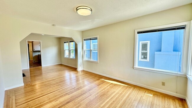 Building Photo - Large & Sunny House & Backyard in a Tranquill Neighborhood of El Cerrito