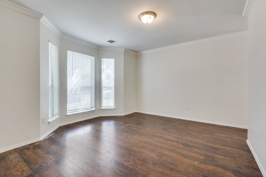 Building Photo - 1108 Bay Shore St