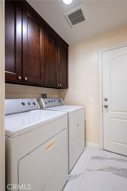 Building Photo - 19922 E Country Hollow Dr