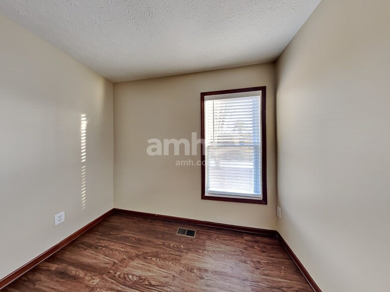 Building Photo - 5829 Sharets Dr