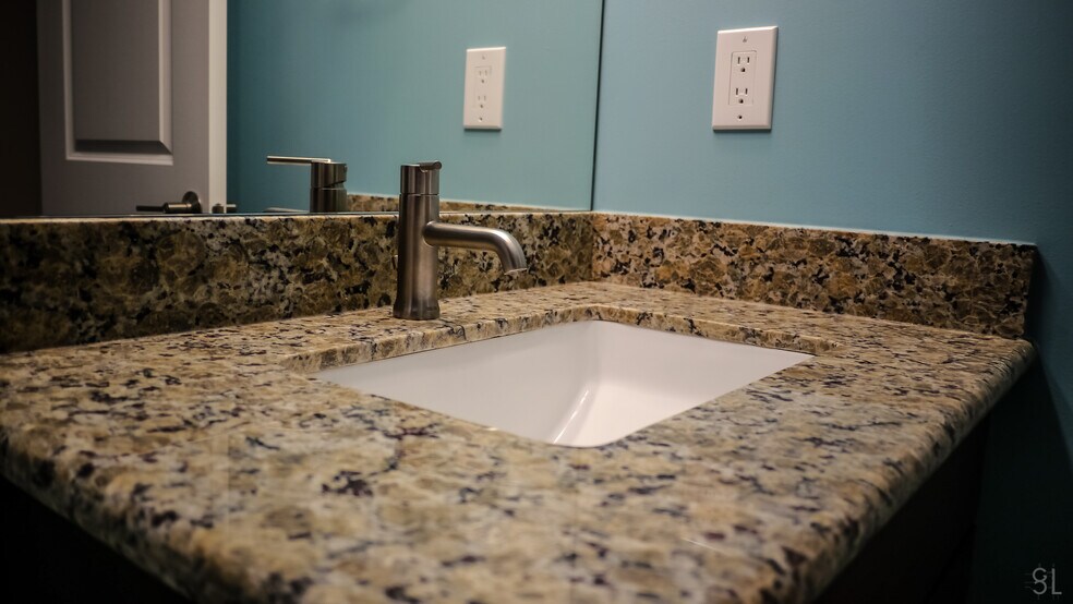 Building Photo - 2215 E John St