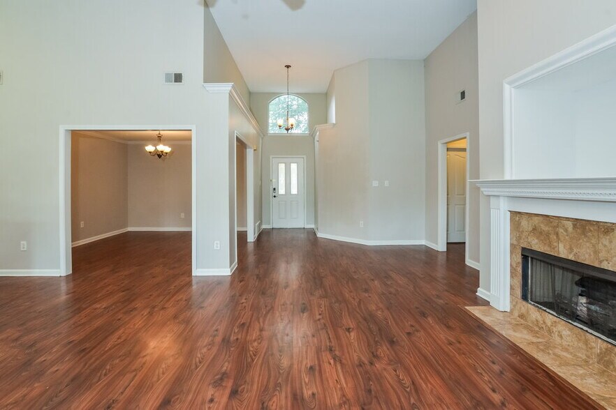 Building Photo - 1859 Winners Circle Cove