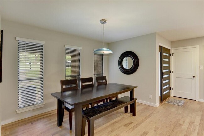 Building Photo - 510 Bulian Ln