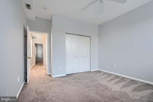 Building Photo - 1650 S Charles St