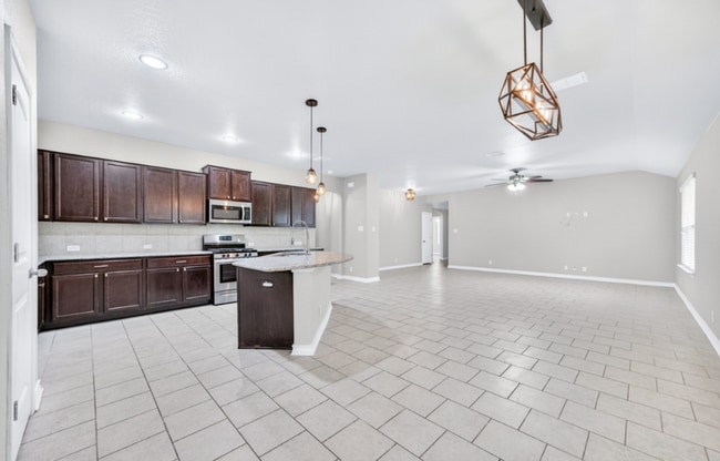 Building Photo - 8745 Ironwood Hill