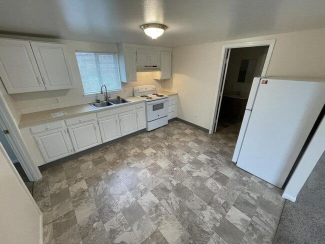 Building Photo - 3112 NW 9th St