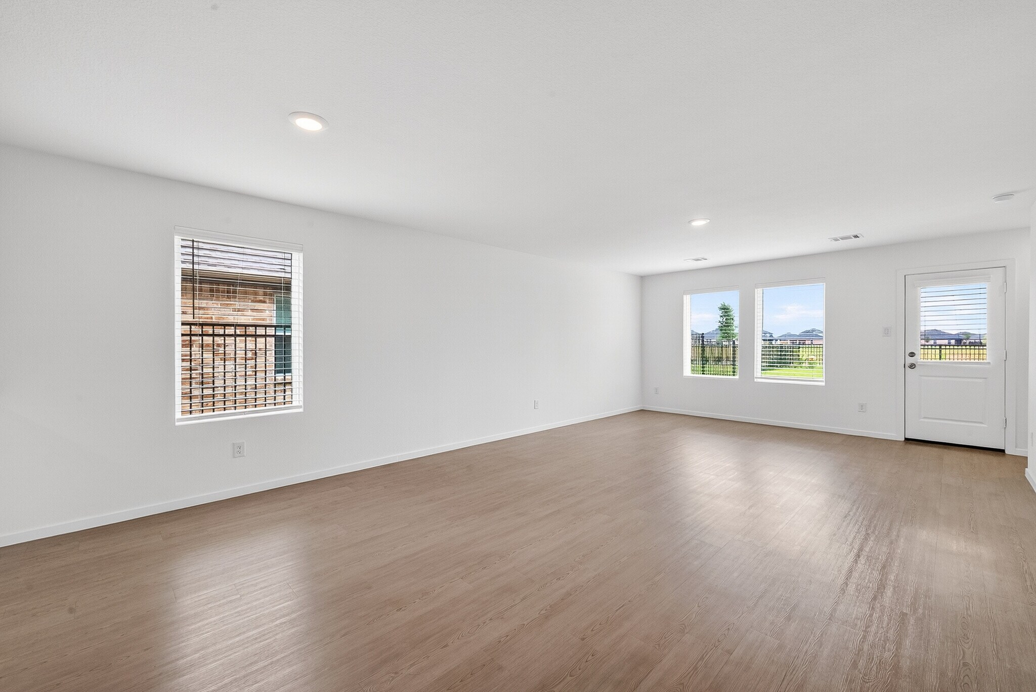 Building Photo - 27703 Seascape Village Dr