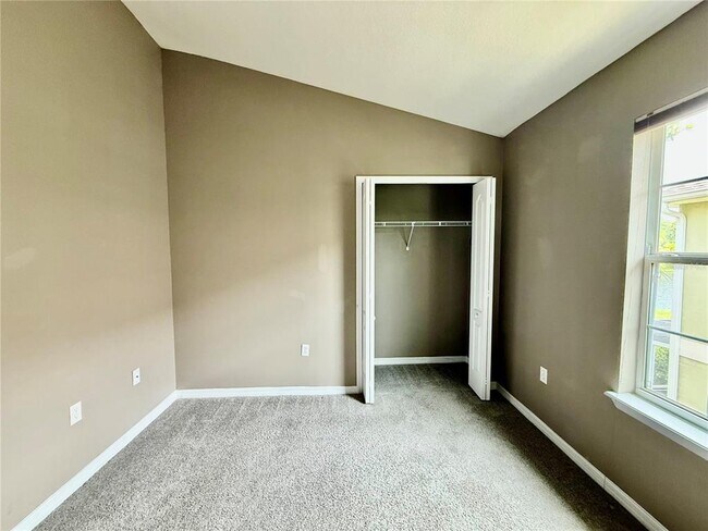 Building Photo - 7001 Interbay Blvd