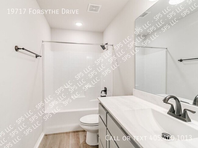 Building Photo - 19717 Forsythe Dr