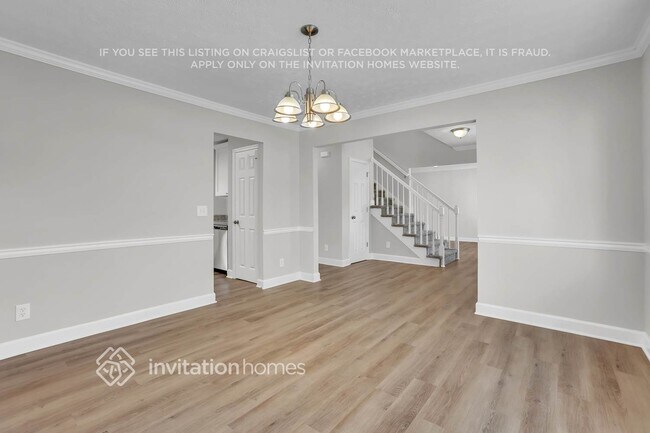 Building Photo - 1810 Collines Ave