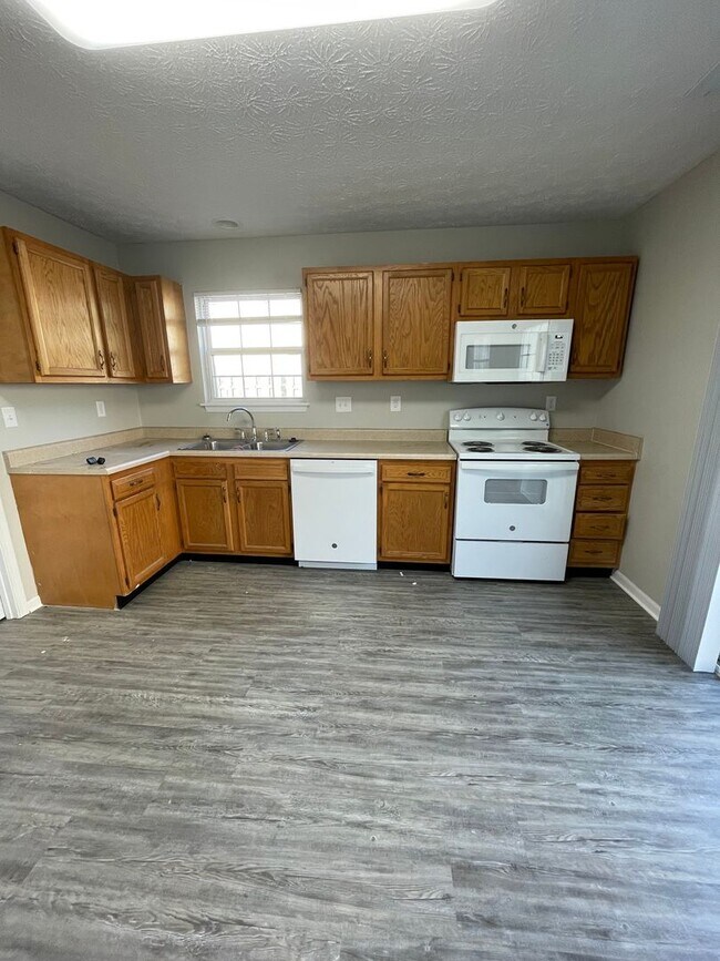 Building Photo - Three Bedroom Single Family Home - West La...