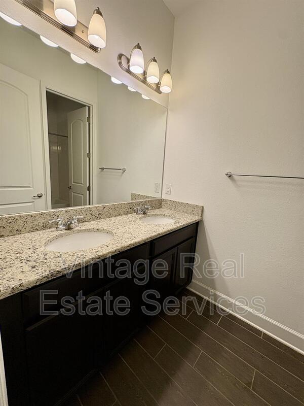 Building Photo - 4645 Butler National Dr